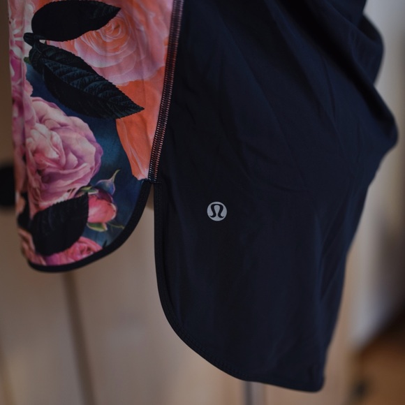 Rare Lululemon Workout Tank - Picture 7 of 7